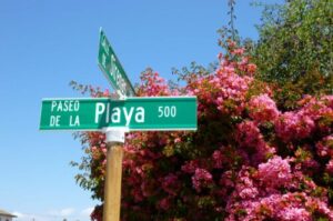 Paseo De La Playa sign in the Hollywood Riviera