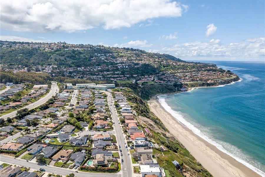 Oceanview homes in the Hollywood Riviera Redondo Beach